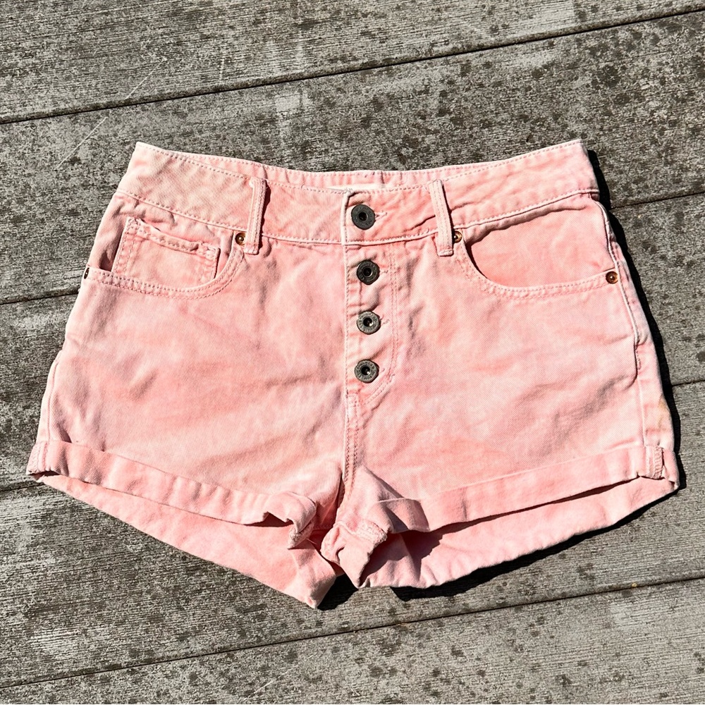 The most precious Bullhead Pink mini shorts perfect for Spring & Sunmer